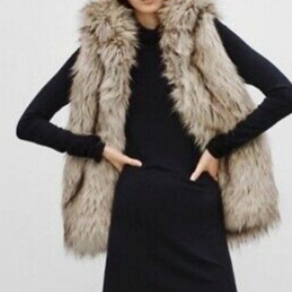 Aritzia Talula Faux Fur Vest Size XXS - Picture 8 of 8
